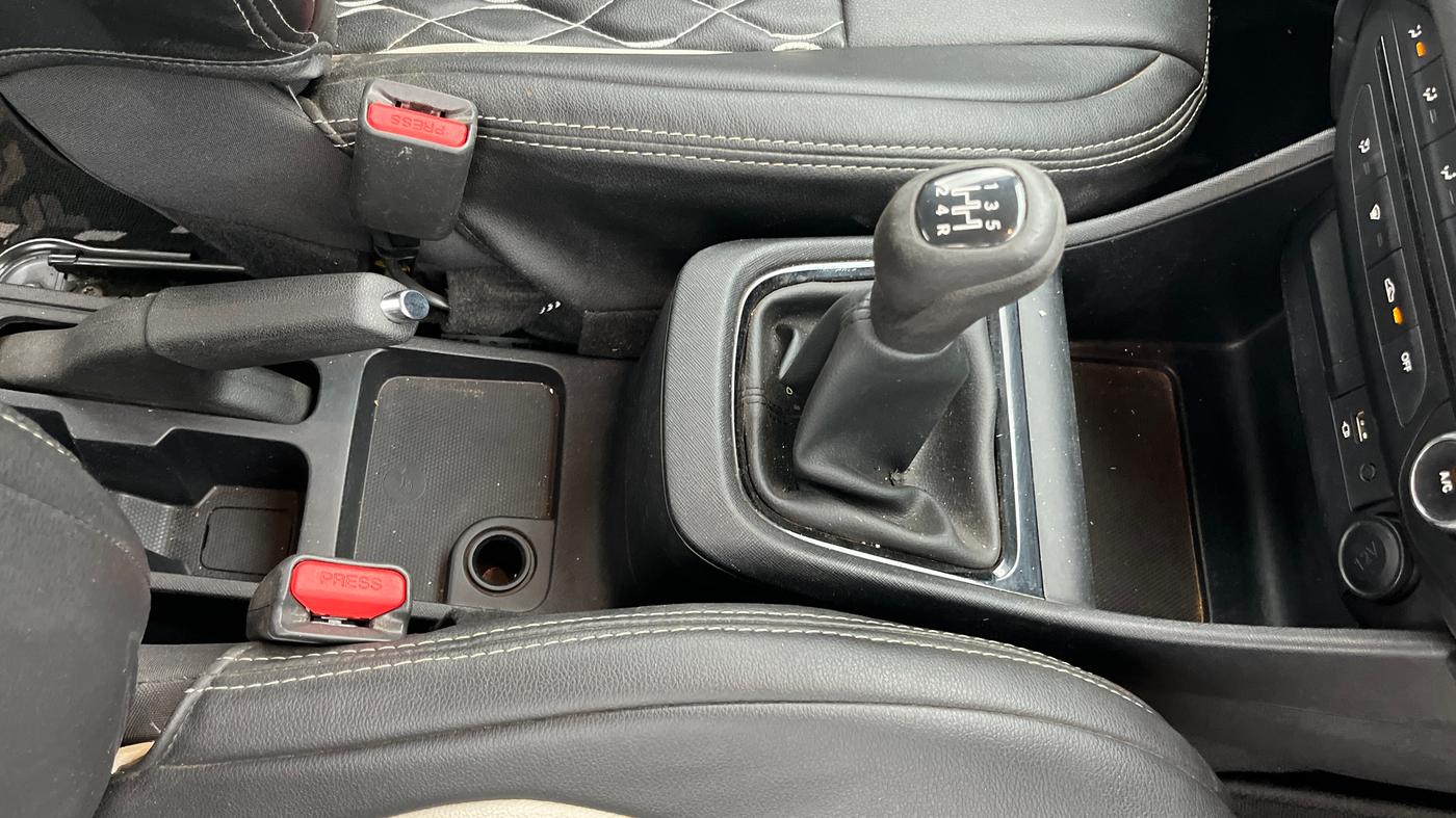 2022 Tata PUNCH ADVENTURE MT, Petrol, Manual, 19,583 km, Gear Lever