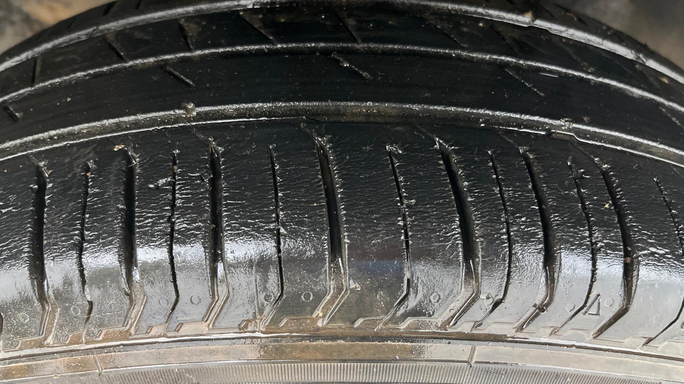 2022 Tata PUNCH ADVENTURE MT, Petrol, Manual, 19,583 km, Left Front Tyre Tread