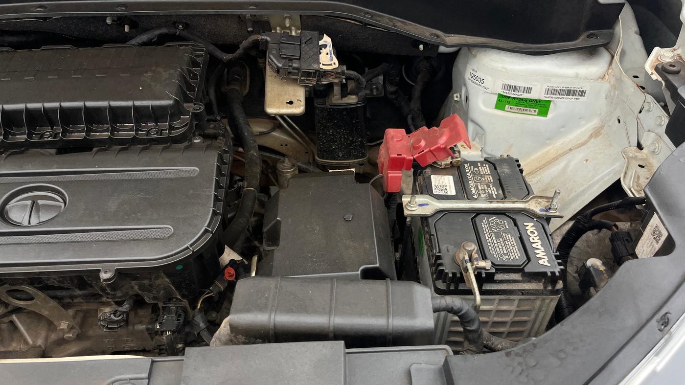 2022 Tata PUNCH ADVENTURE MT, Petrol, Manual, 19,583 km, Engine View - Left