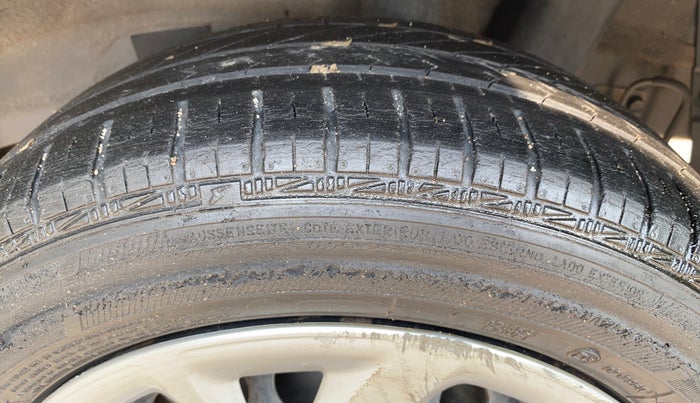 2017 Hyundai Grand i10 MAGNA 1.2 KAPPA VTVT, Petrol, Manual, 44,728 km, Left Rear Tyre Tread