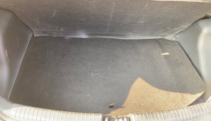 2017 Hyundai Grand i10 MAGNA 1.2 KAPPA VTVT, Petrol, Manual, 44,728 km, Boot Inside