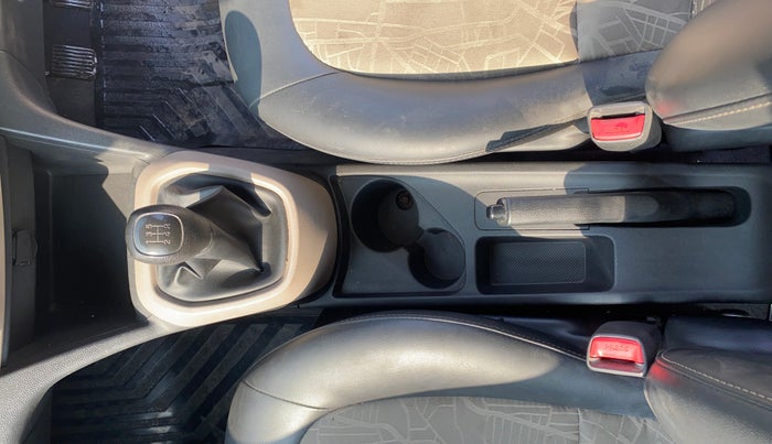 2017 Hyundai Grand i10 MAGNA 1.2 KAPPA VTVT, Petrol, Manual, 44,728 km, Gear Lever