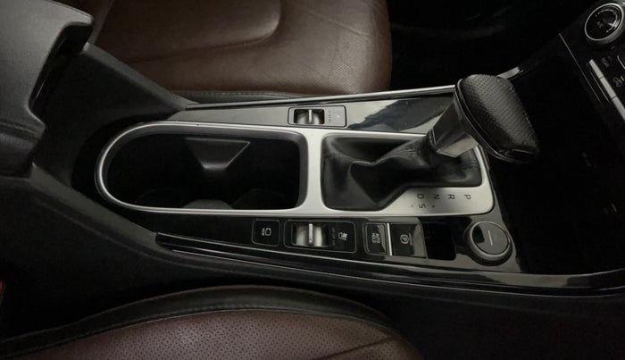 2021 Hyundai ALCAZAR 1.5 SIGNATURE (O) AT 6STR, Diesel, Automatic, 84,579 km, Gear Lever