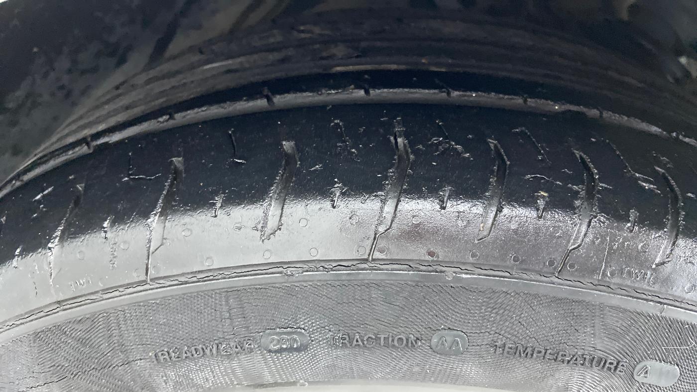 2015 Audi A4 1.8 TFSI PREMIUM PLUS, Petrol, Automatic, 24,339 km, Left Front Tyre Tread