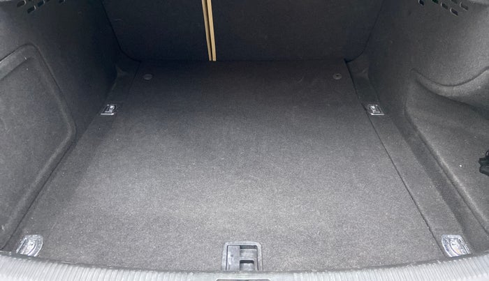 2015 Audi A4 1.8 TFSI PREMIUM PLUS, Petrol, Automatic, 24,339 km, Boot Inside