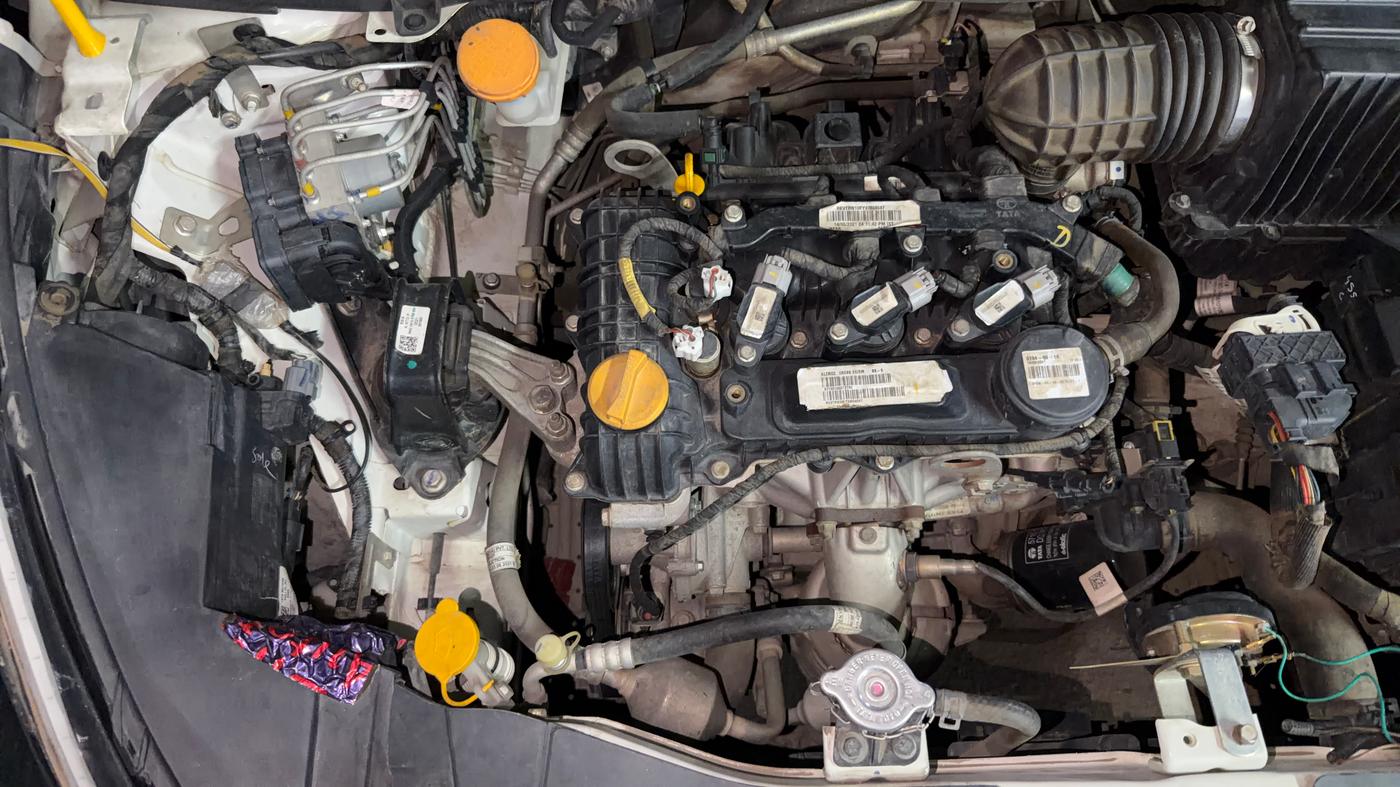 2021 Tata ALTROZ XE PETROL, Petrol, Manual, 83,234 km, Engine View - Right