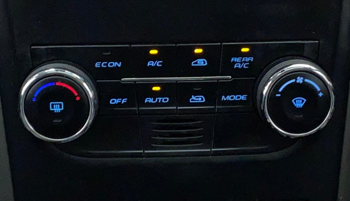 2017 Mahindra XUV500 W10 AT, Diesel, Automatic, 75,579 km, Automatic Climate Control