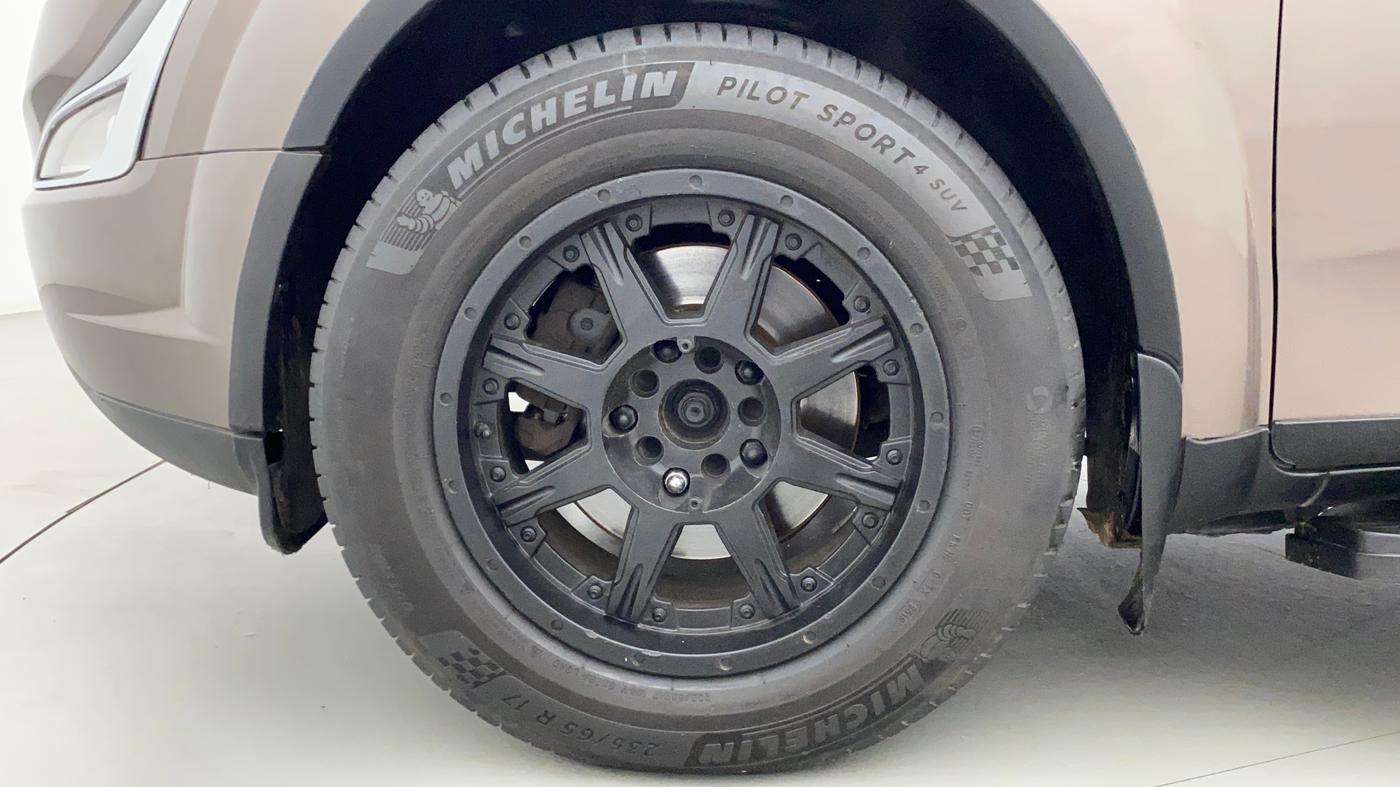 2017 Mahindra XUV500 W10 AT, Diesel, Automatic, 75,579 km, Left Front Wheel