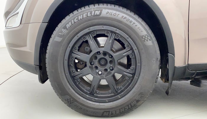 2017 Mahindra XUV500 W10 AT, Diesel, Automatic, 75,579 km, Left Front Wheel