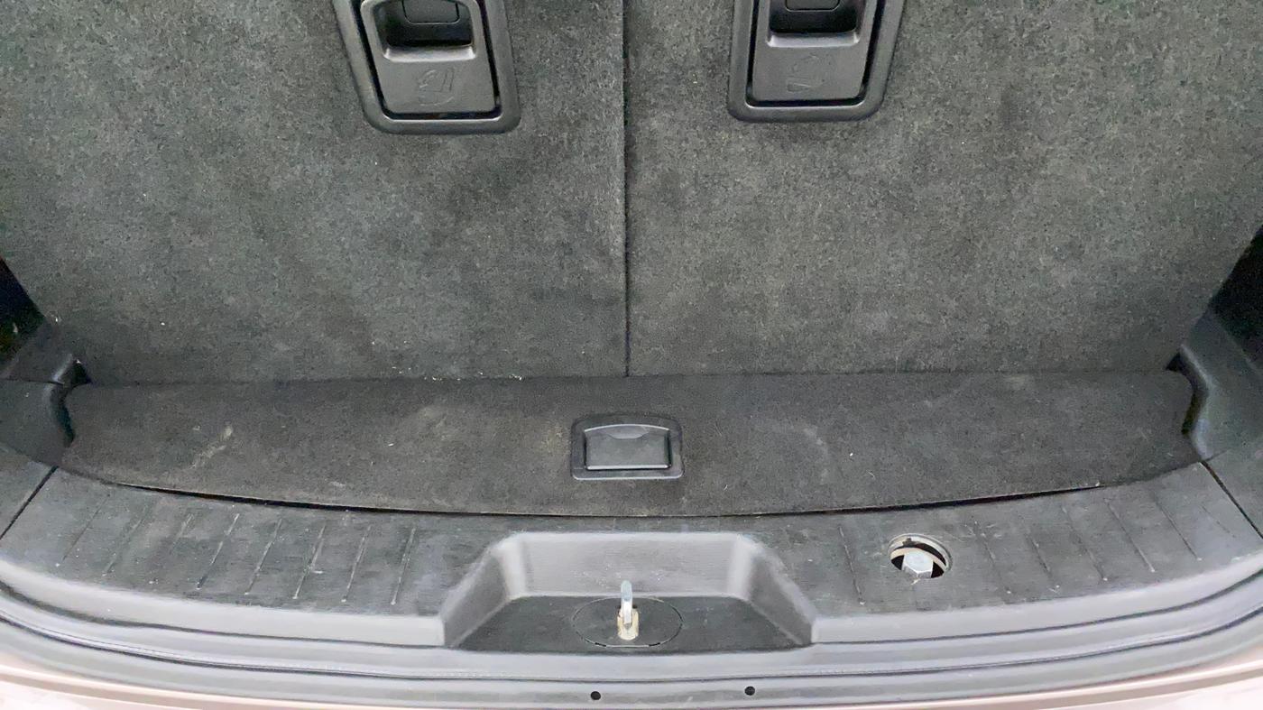 2017 Mahindra XUV500 W10 AT, Diesel, Automatic, 75,579 km, Boot Inside