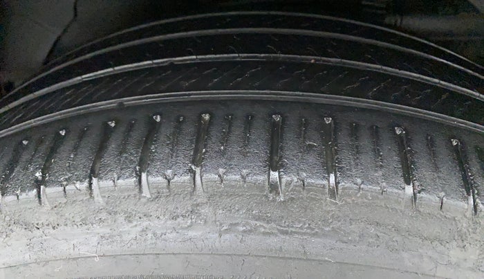 2017 Mahindra XUV500 W10 AT, Diesel, Automatic, 75,579 km, Left Rear Tyre Tread