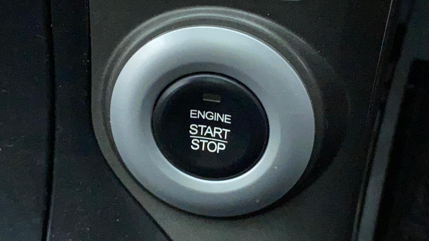 2017 Mahindra XUV500 W10 AT, Diesel, Automatic, 75,579 km, Keyless Start/ Stop Button
