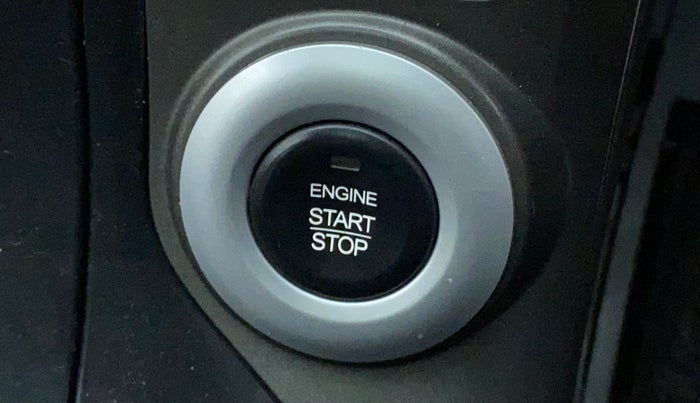2017 Mahindra XUV500 W10 AT, Diesel, Automatic, 75,579 km, Keyless Start/ Stop Button