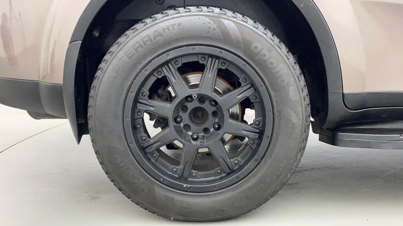 2017 Mahindra XUV500 W10 AT, Diesel, Automatic, 75,579 km, Right Rear Wheel