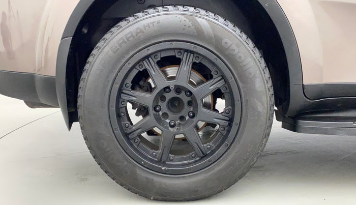 2017 Mahindra XUV500 W10 AT, Diesel, Automatic, 75,579 km, Right Rear Wheel