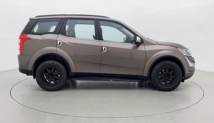 2017 Mahindra XUV500 W10 AT, Diesel, Automatic, 75,579 km, Right Side View