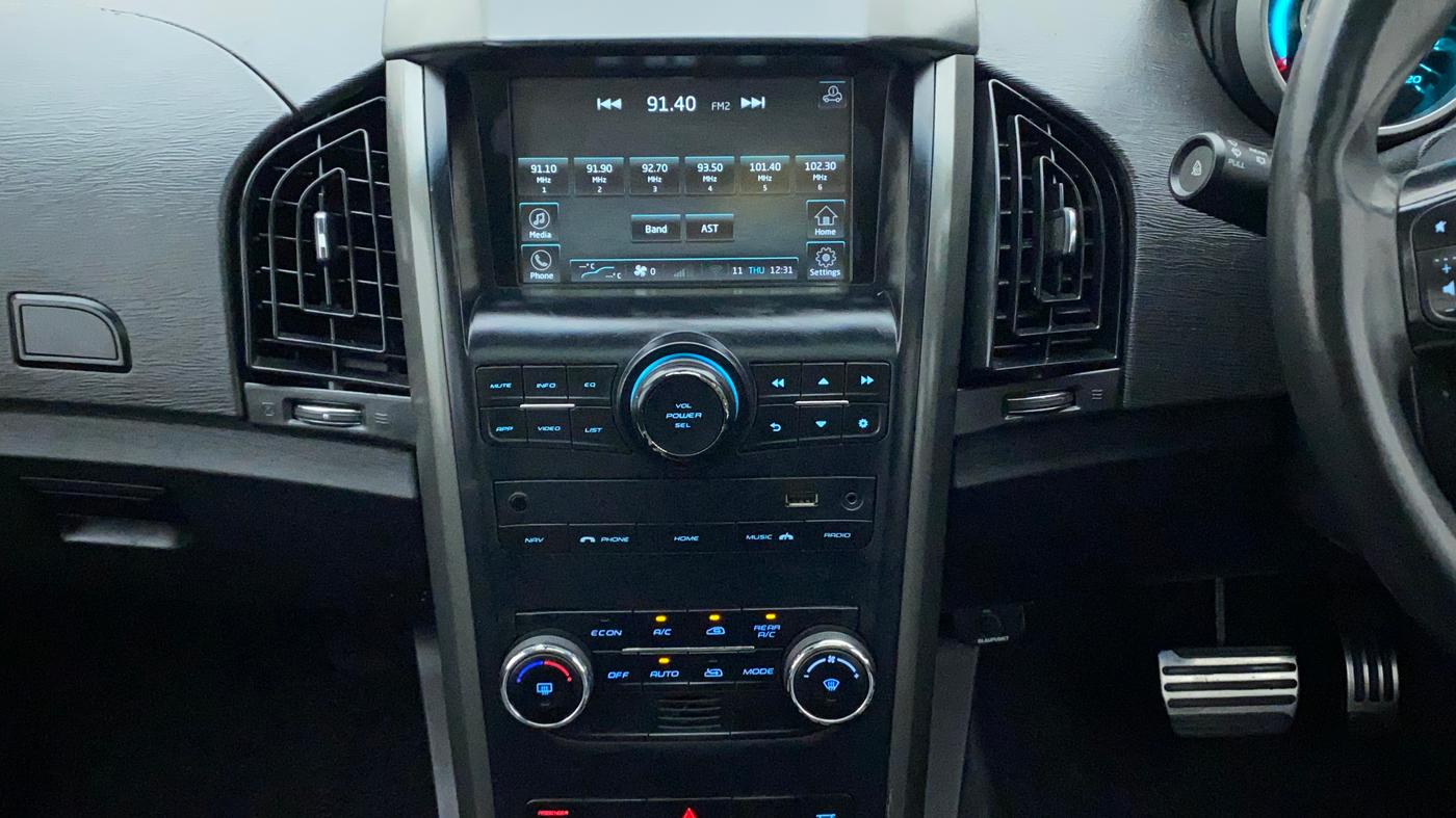 2017 Mahindra XUV500 W10 AT, Diesel, Automatic, 75,579 km, Air Conditioner