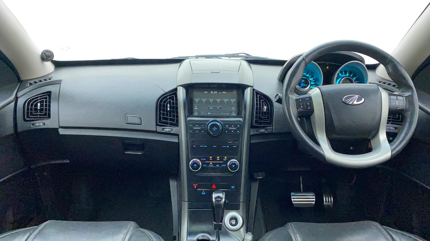 2017 Mahindra XUV500 W10 AT, Diesel, Automatic, 75,579 km, Dashboard