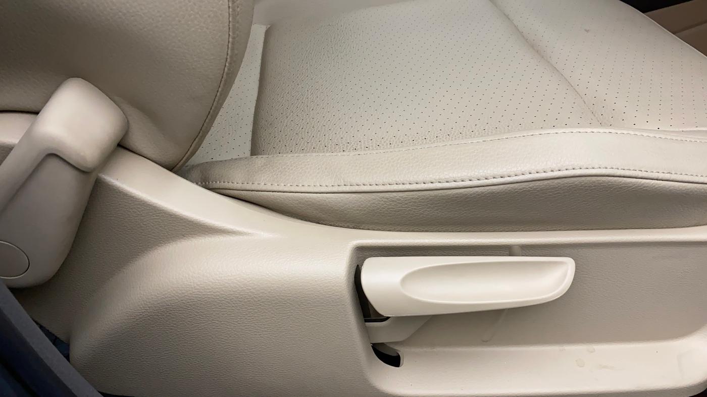 2016 Volkswagen Vento HIGHLINE PETROL AT, Petrol, Automatic, 38,304 km, Driver Side Adjustment Panel