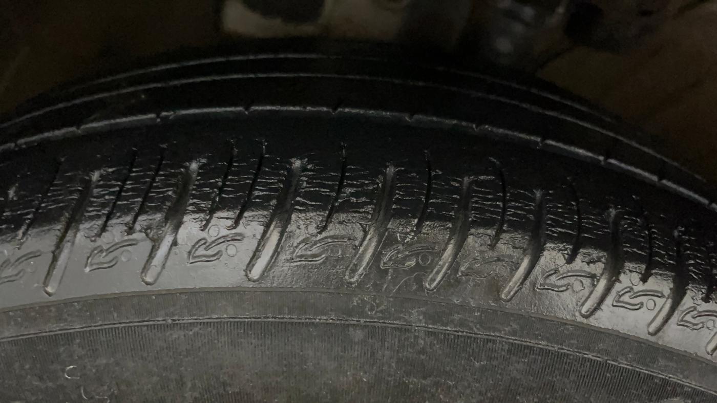 2019 Hyundai VENUE SX PLUS 1.0 TURBO DCT, Petrol, Automatic, 22,421 km, Left Front Tyre Tread