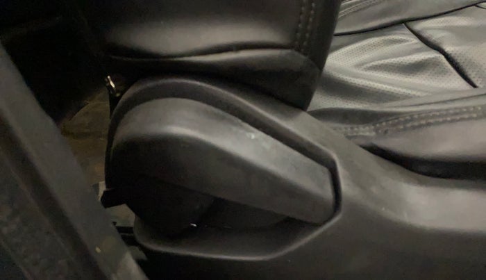 2024 Nissan MAGNITE XE, Petrol, Manual, 26,699 km, Driver Side Adjustment Panel