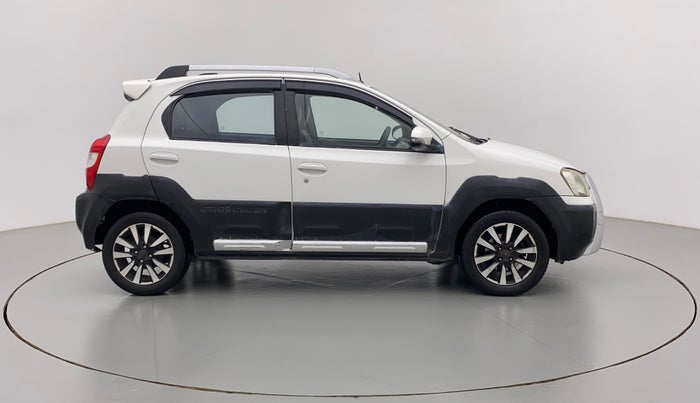 2015 Toyota Etios CROSS 1.2 G, Petrol, Manual, 79,927 km, Right Side View