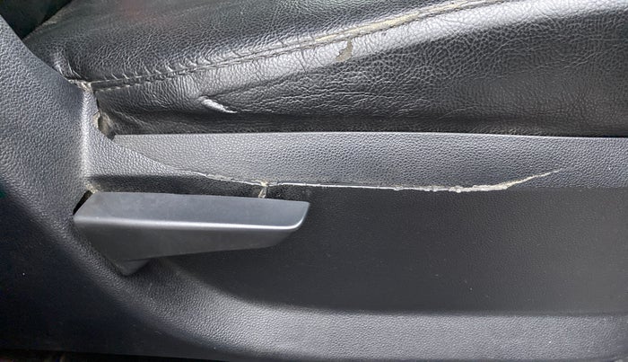 2018 Mahindra KUV 100 NXT K2 P 6 STR, CNG, Manual, 50,598 km, Driver Side Adjustment Panel