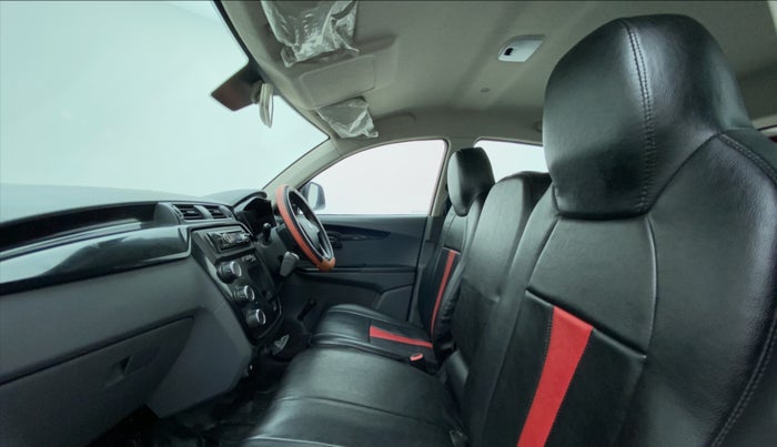 2018 Mahindra KUV 100 NXT K2 P 6 STR, CNG, Manual, 50,598 km, Right Side Front Door Cabin
