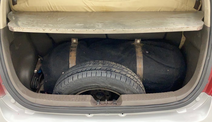 2013 Hyundai i10 ERA 1.1, CNG, Manual, 87,907 km, Boot Inside