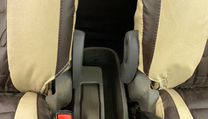 2013 Hyundai i10 ERA 1.1, CNG, Manual, 87,907 km, Driver Side Adjustment Panel