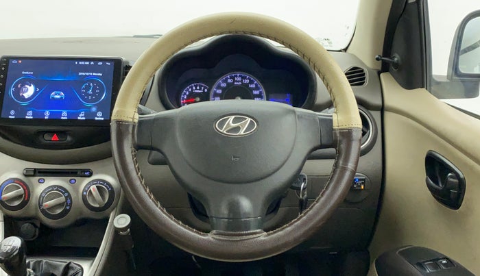 2013 Hyundai i10 ERA 1.1, CNG, Manual, 87,907 km, Steering Wheel Close Up