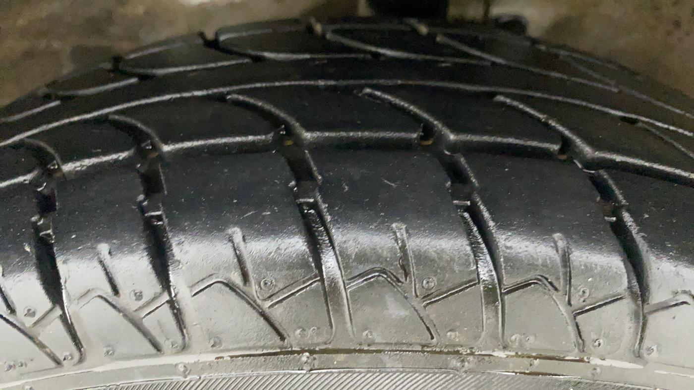 2018 Maruti Wagon R 1.0 LXI CNG, CNG, Manual, 61,540 km, Left Front Tyre Tread