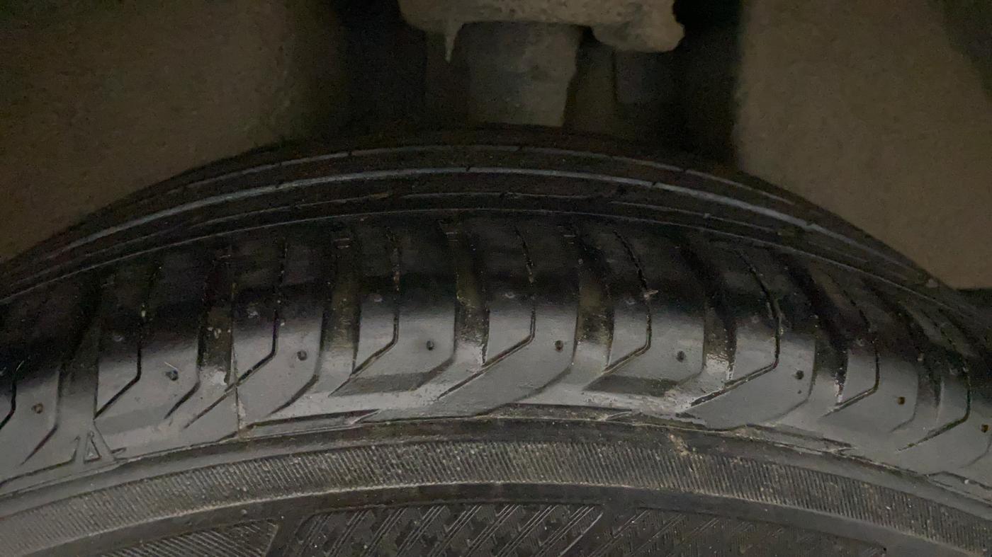 2020 Jeep Compass LONGITUDE PLUS 1.4 PETROL AT, Petrol, Automatic, 76,215 km, Left Rear Tyre Tread