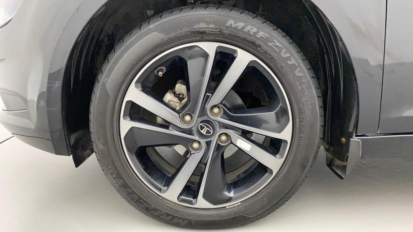 2021 Tata ALTROZ XZ PLUS I-TURBO PETROL DARK EDITION, Petrol, Manual, 21,424 km, Left Front Wheel