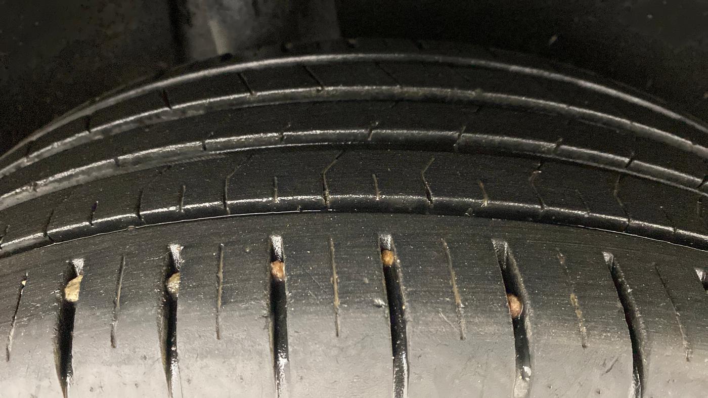 2020 Toyota Glanza V MT PETROL, Petrol, Manual, 25,292 km, Right Rear Tyre Tread