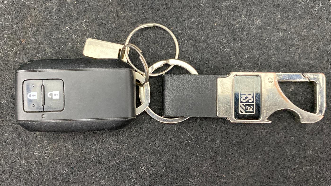 2020 Toyota Glanza V MT PETROL, Petrol, Manual, 25,292 km, Key Close Up
