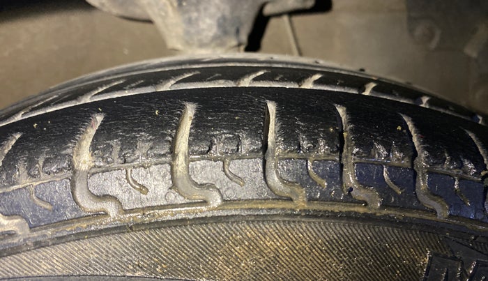 2014 Hyundai Eon MAGNA +, Petrol, Manual, 89,443 km, Right Front Tyre Tread