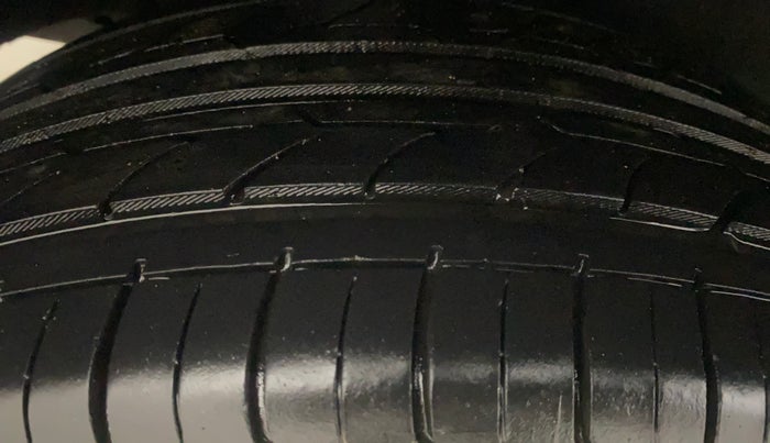 2018 Maruti Baleno ALPHA DIESEL 1.3, Diesel, Manual, 1,10,979 km, Right Rear Tyre Tread