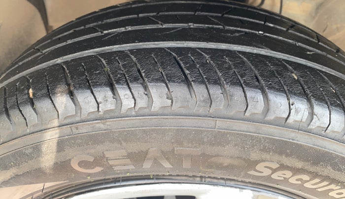 2017 Honda WR-V 1.5L I-DTEC S MT, Diesel, Manual, 1,43,502 km, Left Front Tyre Tread