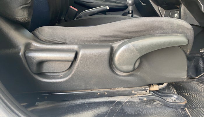 2017 Honda WR-V 1.5L I-DTEC S MT, Diesel, Manual, 1,43,502 km, Driver Side Adjustment Panel