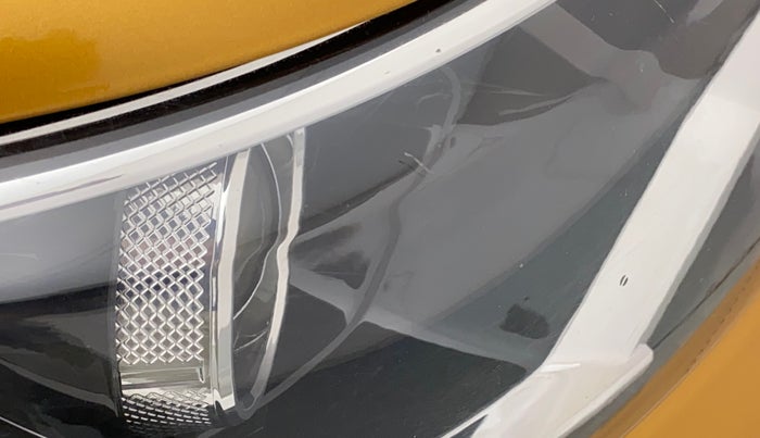 2020 Renault TRIBER RXT AMT, Petrol, Automatic, 25,506 km, Right headlight - Minor scratches