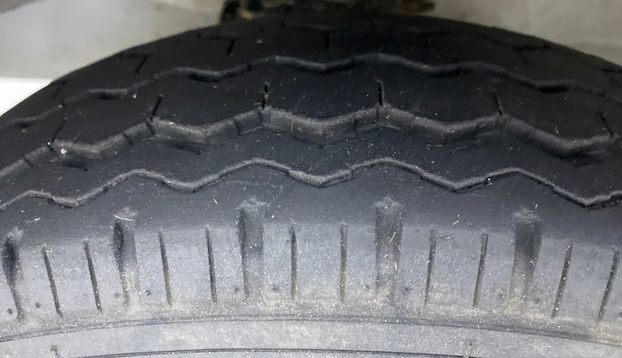 2020 Maruti Eeco 5 STR WITH AC PLUSHTR, Petrol, Manual, 13,368 km, Left Front Tyre Tread