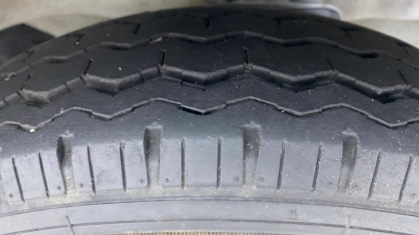 2020 Maruti Eeco 5 STR WITH AC PLUSHTR, Petrol, Manual, 13,368 km, Right Front Tyre Tread