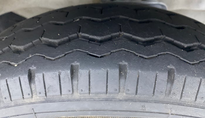 2020 Maruti Eeco 5 STR WITH AC PLUSHTR, Petrol, Manual, 13,368 km, Right Front Tyre Tread