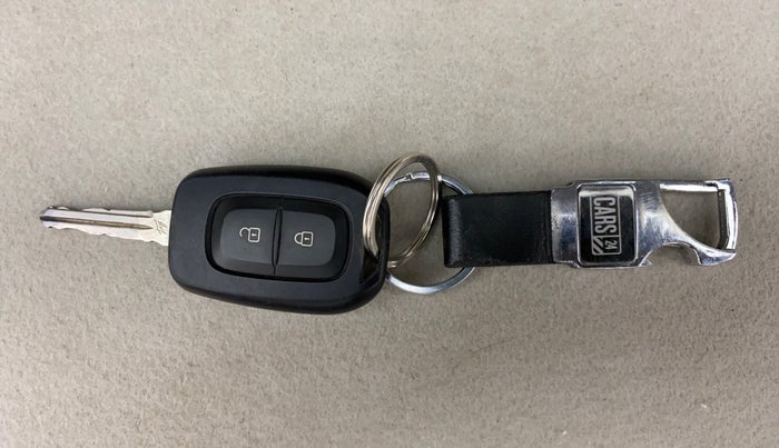 2019 Renault Duster 110 PS RXS 4X2 AMT DIESEL, Diesel, Automatic, 66,800 km, Key Close Up