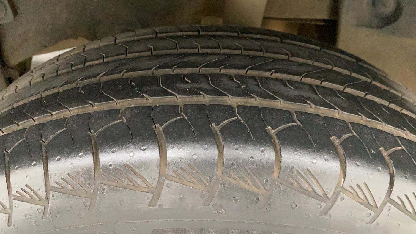 2019 Renault Duster 110 PS RXS 4X2 AMT DIESEL, Diesel, Automatic, 66,800 km, Left Rear Tyre Tread