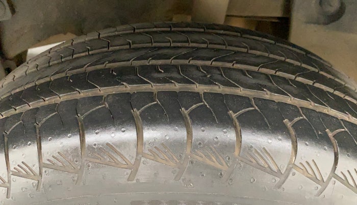 2019 Renault Duster 110 PS RXS 4X2 AMT DIESEL, Diesel, Automatic, 66,800 km, Left Rear Tyre Tread