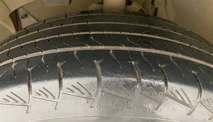 2019 Renault Duster 110 PS RXS 4X2 AMT DIESEL, Diesel, Automatic, 66,800 km, Left Front Tyre Tread