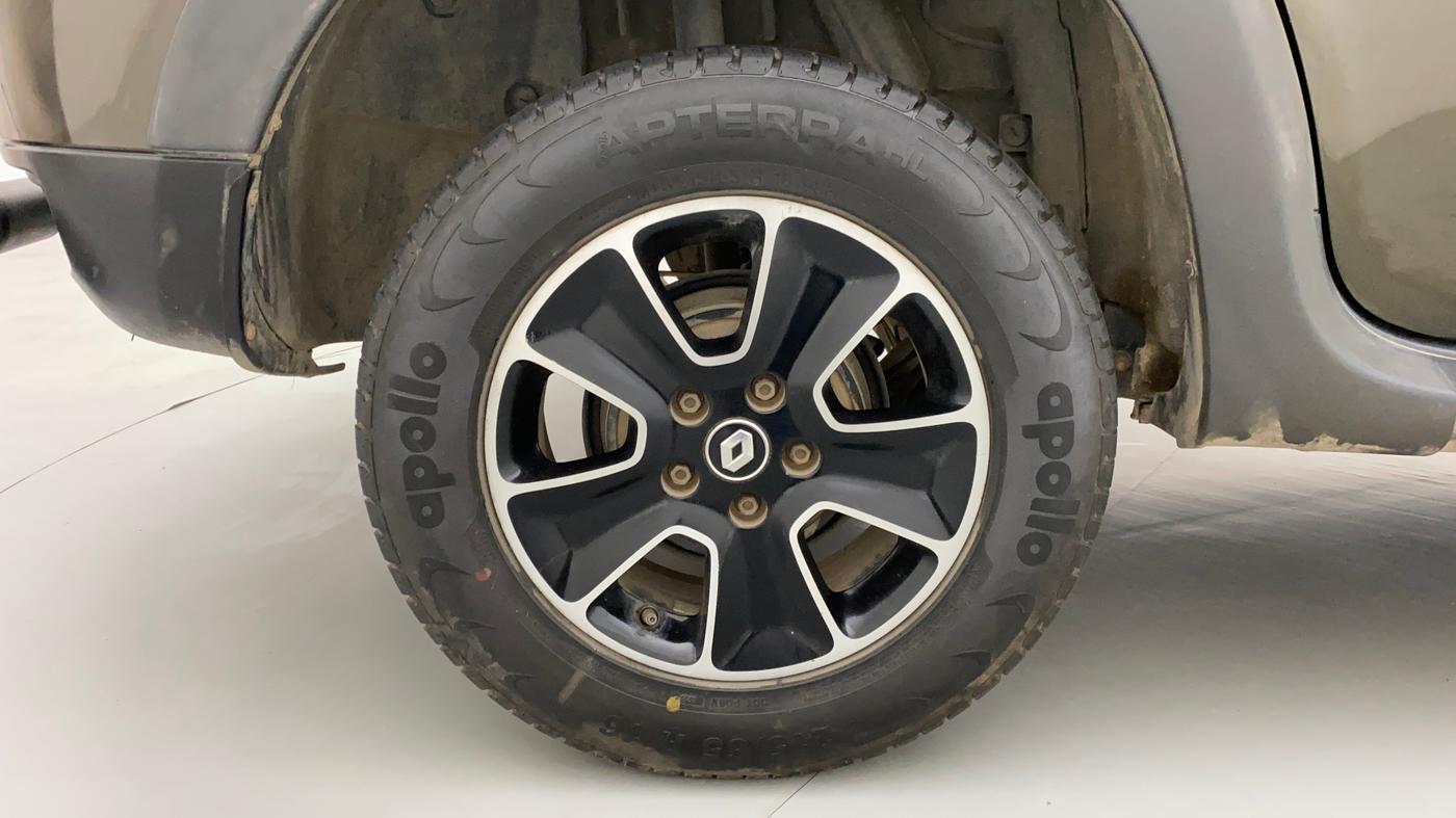 2019 Renault Duster 110 PS RXS 4X2 AMT DIESEL, Diesel, Automatic, 66,800 km, Right Rear Wheel