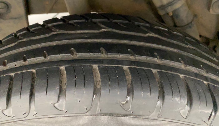 2019 Renault Duster 110 PS RXS 4X2 AMT DIESEL, Diesel, Automatic, 66,800 km, Right Rear Tyre Tread